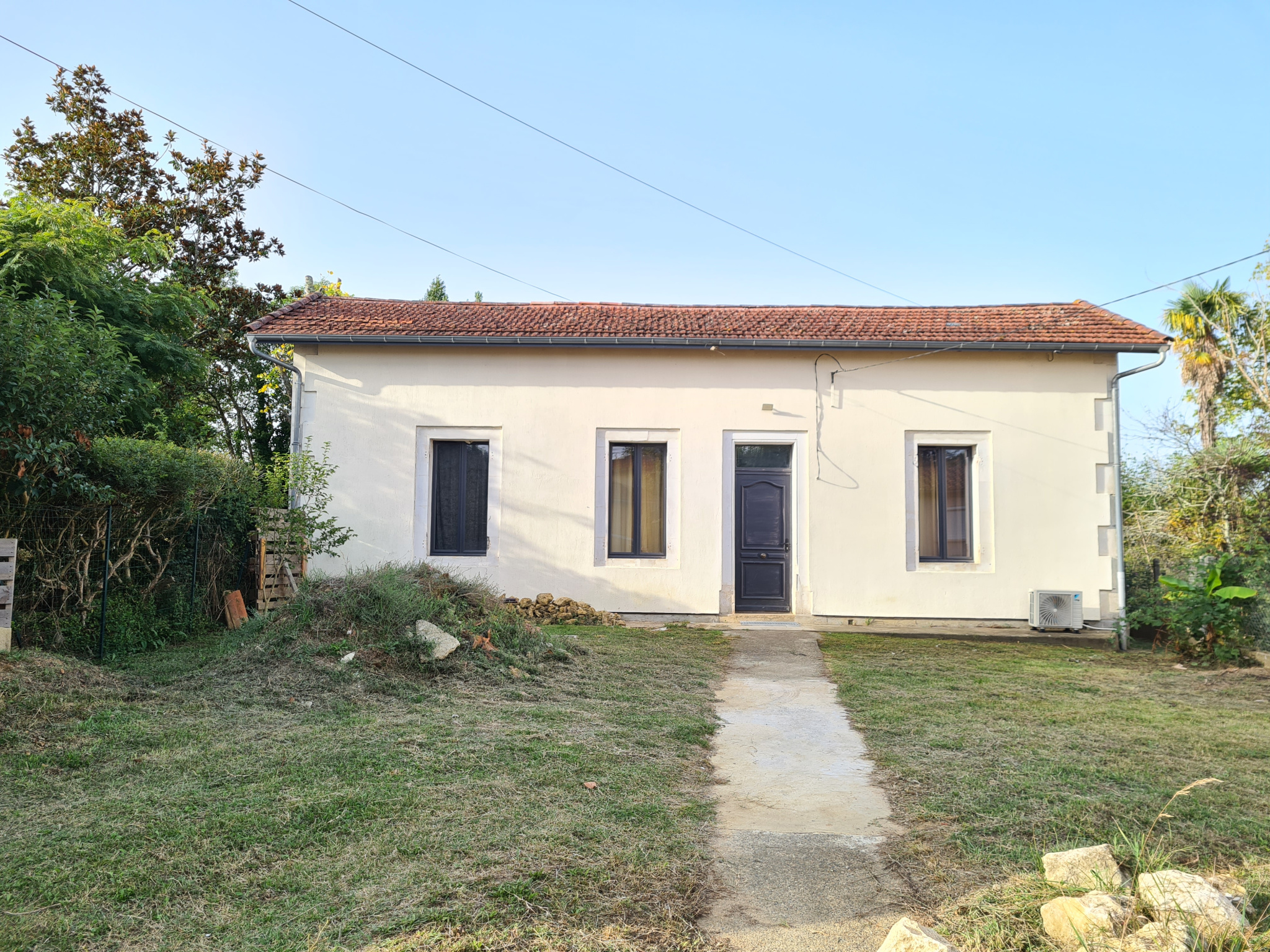 Village house on a plot of 9a62ca in Barbotan