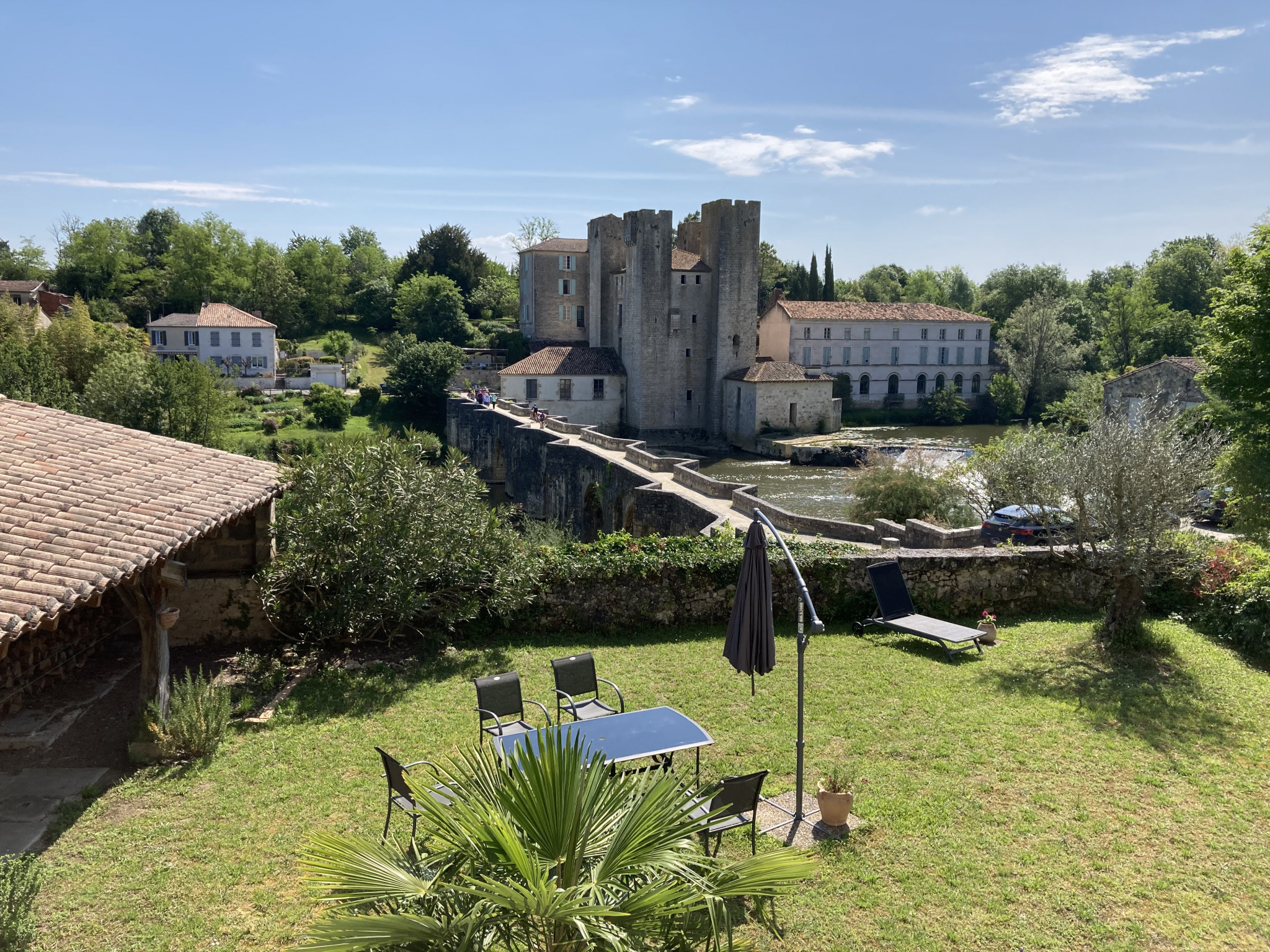 Former Presbytery with original features and superb view near Nérac