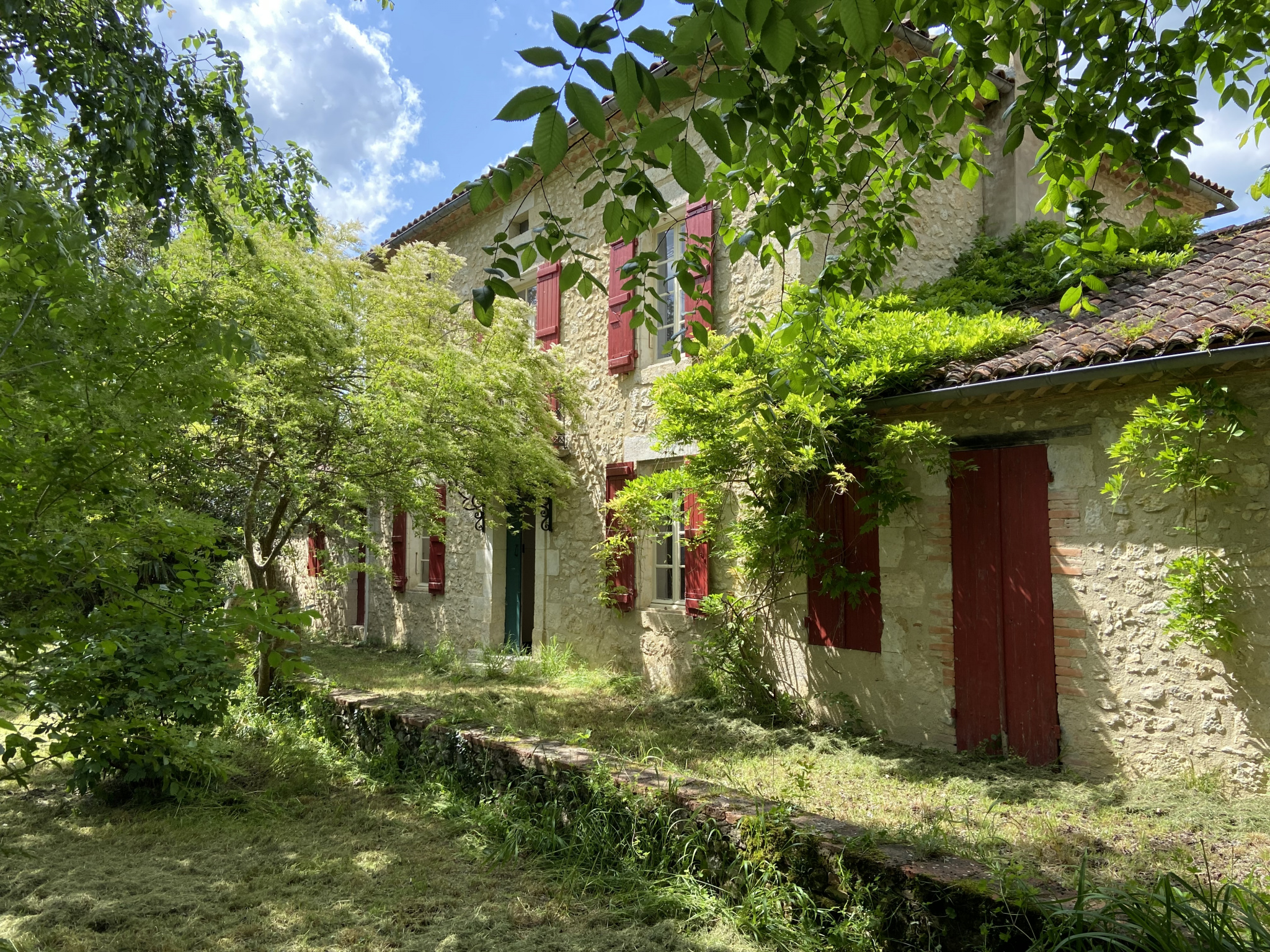 Maison de village avec dépendances sur le chemin de Saint-Jacques-de-Compostelle à Montréal du Gers